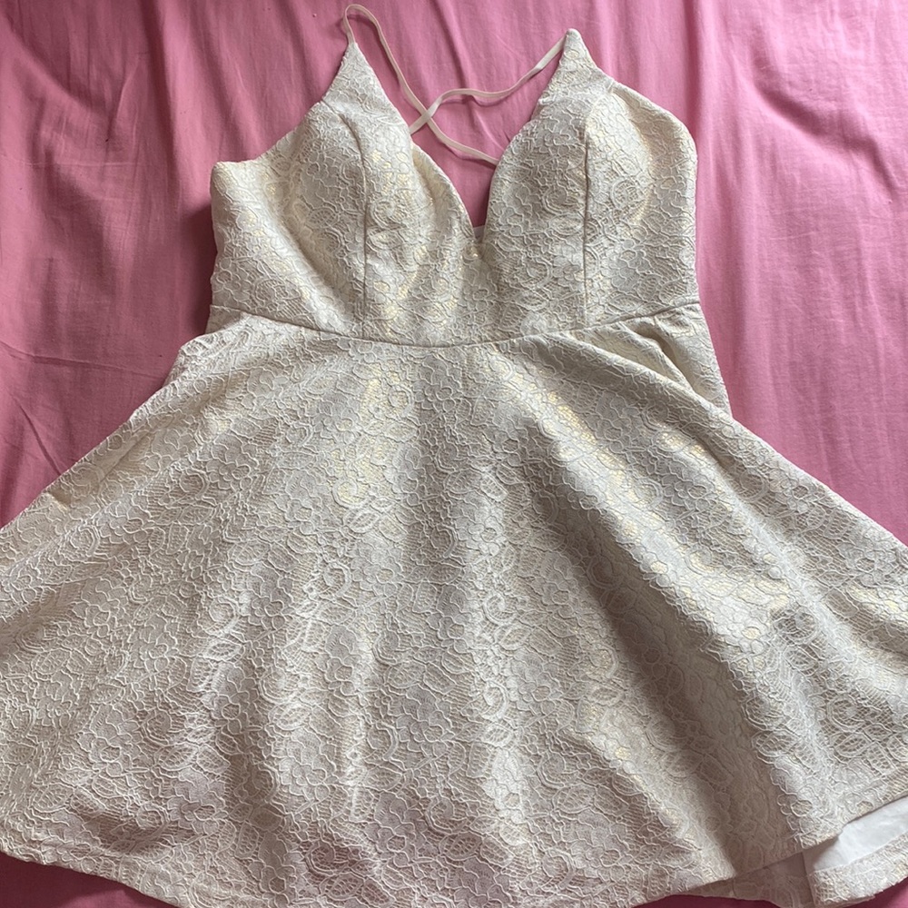 Perl flower patterned Windsor dress size large